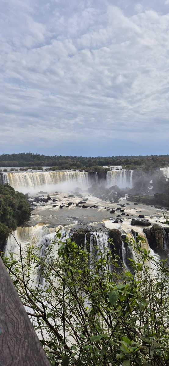 FlavinhaFG_'s tweet photo. Cataratas do Iguaçu 🧡🌈 https://t.co/VTNj9ijPgK
