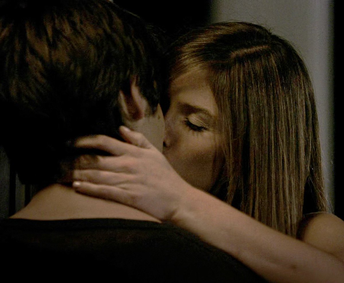tvd_archive's tweet photo. vicki &amp; jeremy in the vampire diaries, family ties. https://t.co/2UCrfH3SpA