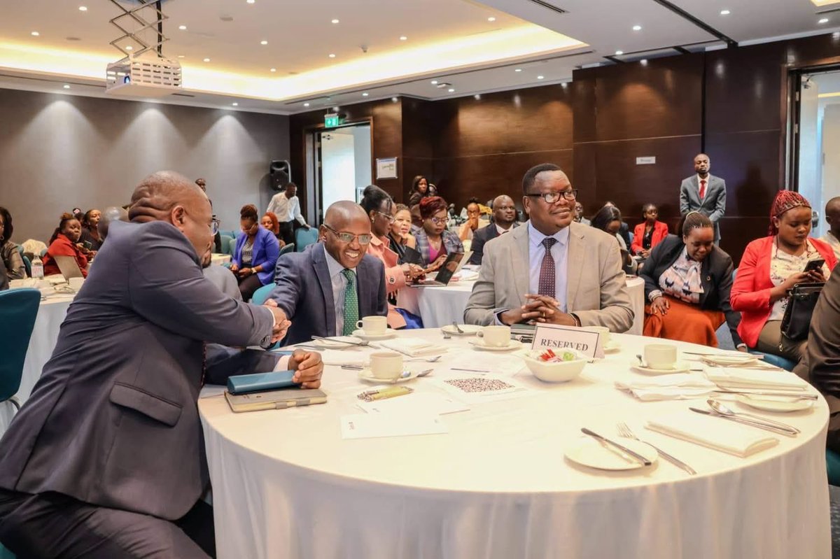 KNH_hospital's tweet photo. The engagement provided an opportunity for the media fraternity to interact directly with the leadership of the health sector, seek clarity on key health issues, and discuss progress and priorities towards achieving Universal Health Coverage (UHC). https://t.co/obMyH4oWsg