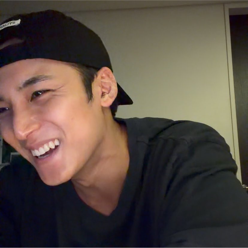 gyustarlit tweet picture
