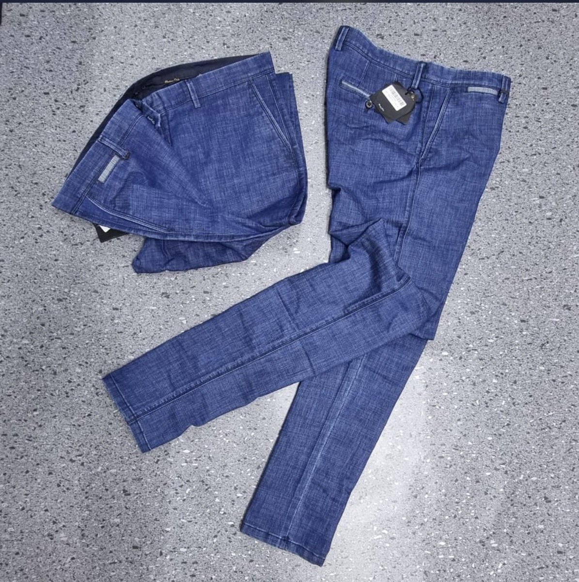 kicksplugville's tweet photo. Comfort Lightweight Denim Pants
.
.
Size ; 32 - 42
Cost ; 39k
.
.
#LaCasaDeLosFamososMéxico #mrp #helloaugust #kicksplugville https://t.co/amRvZXiXgE