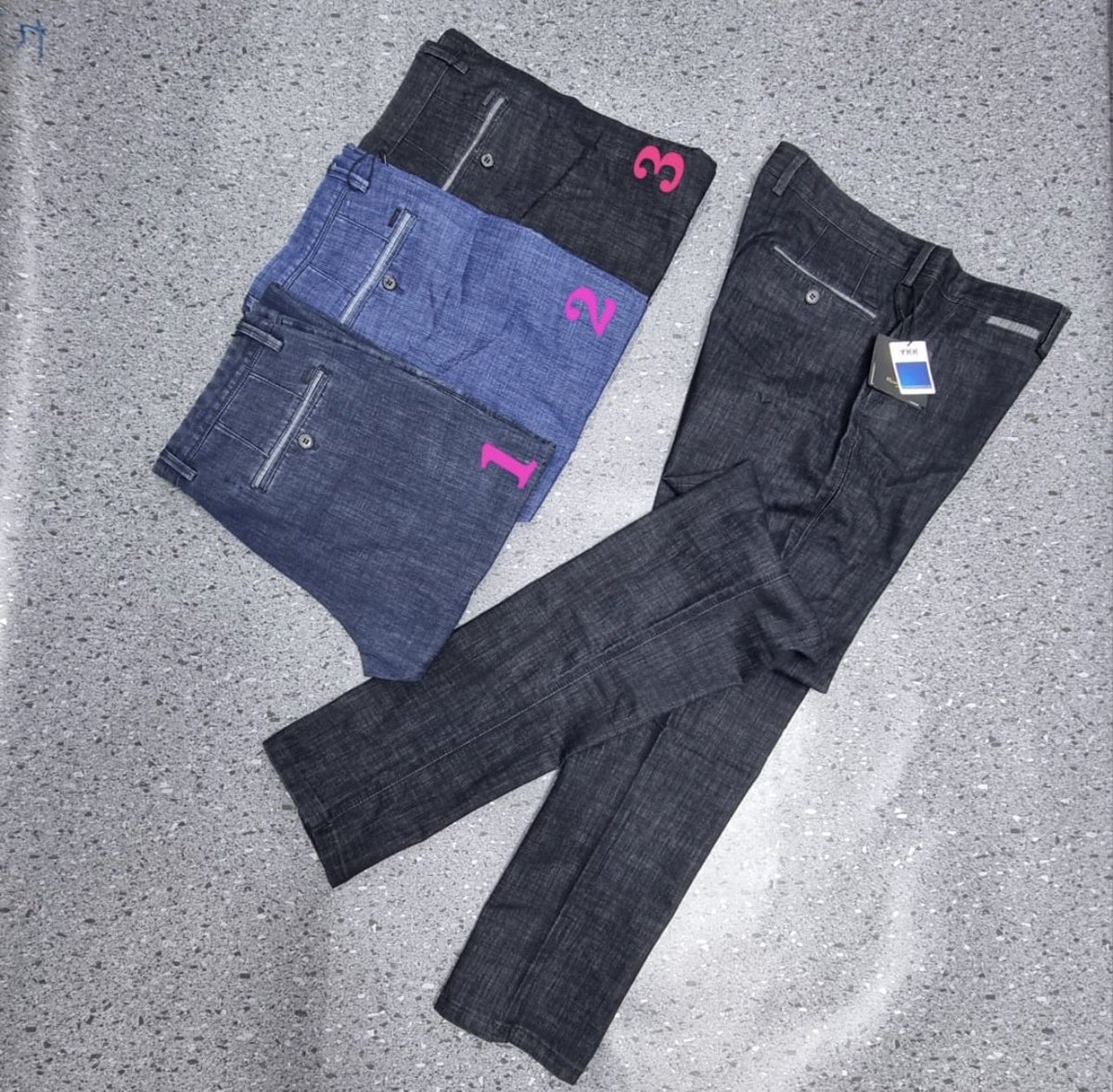 kicksplugville's tweet photo. Comfort Lightweight Denim Pants
.
.
Size ; 32 - 42
Cost ; 39k
.
.
#LaCasaDeLosFamososMéxico #mrp #helloaugust #kicksplugville https://t.co/amRvZXiXgE