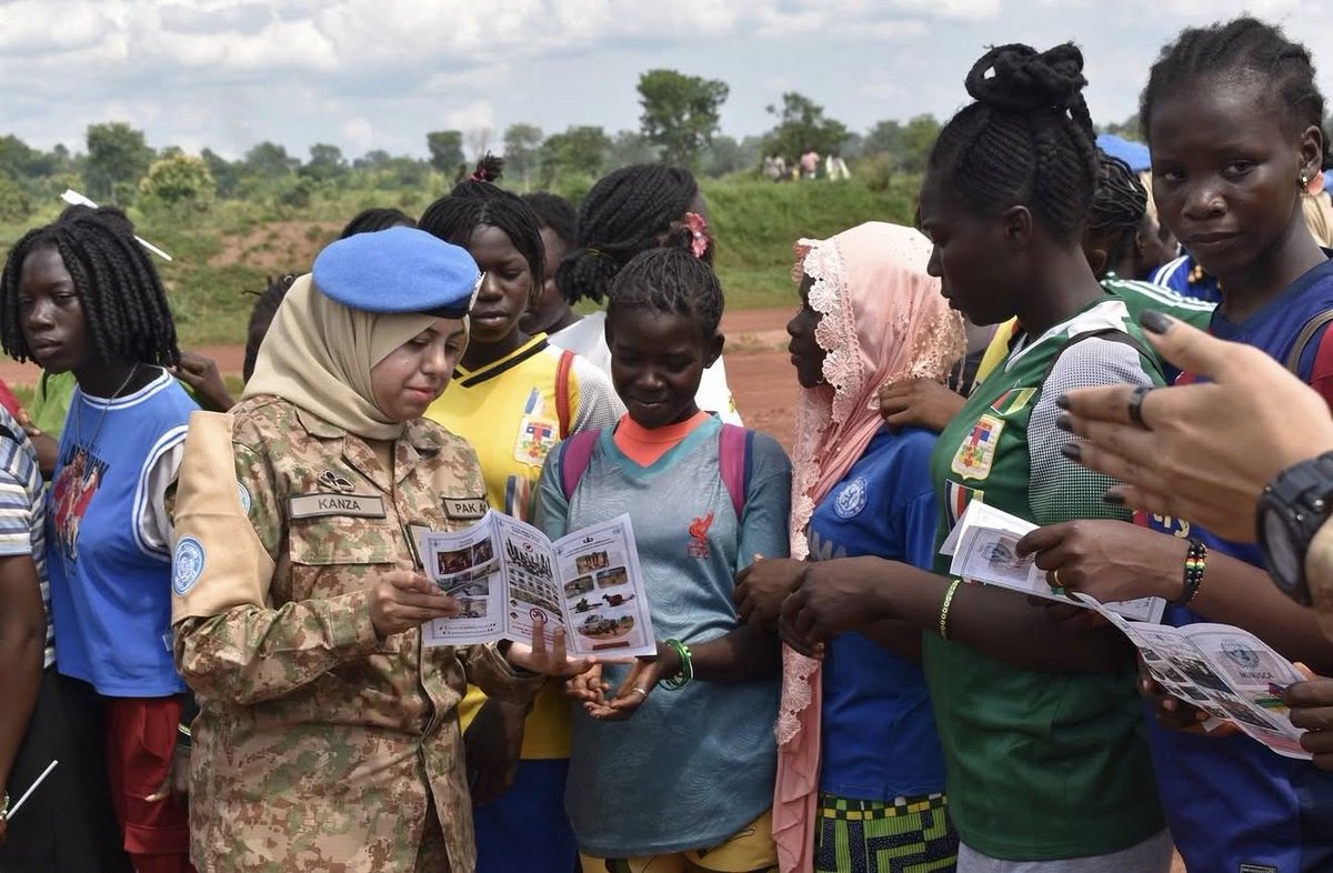UNPeacekeeping's tweet photo. Tomorrow is #YouthDay. 
@UN Peacekeeping missions continue to engage young people in dialogue and decision-making processes, ensuring that their perspectives and ideas remain at the heart of peace efforts.
To #InvestInPeace means to invest in #YouthPeaceSecurity. 
@UNYouthAffairs https://t.co/T7ZY25IoIW