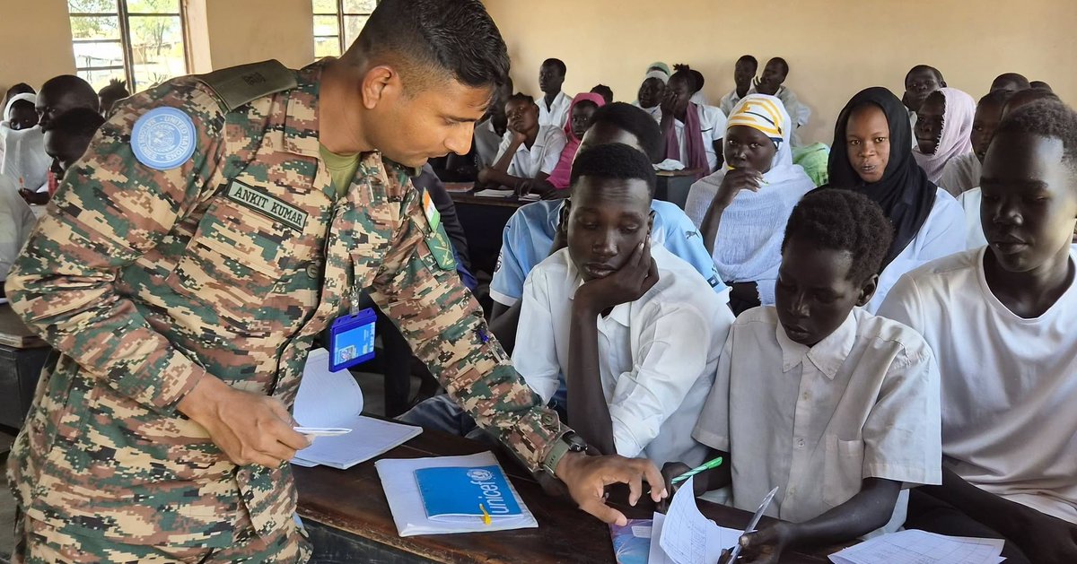UNPeacekeeping's tweet photo. Tomorrow is #YouthDay. 
@UN Peacekeeping missions continue to engage young people in dialogue and decision-making processes, ensuring that their perspectives and ideas remain at the heart of peace efforts.
To #InvestInPeace means to invest in #YouthPeaceSecurity. 
@UNYouthAffairs https://t.co/T7ZY25IoIW