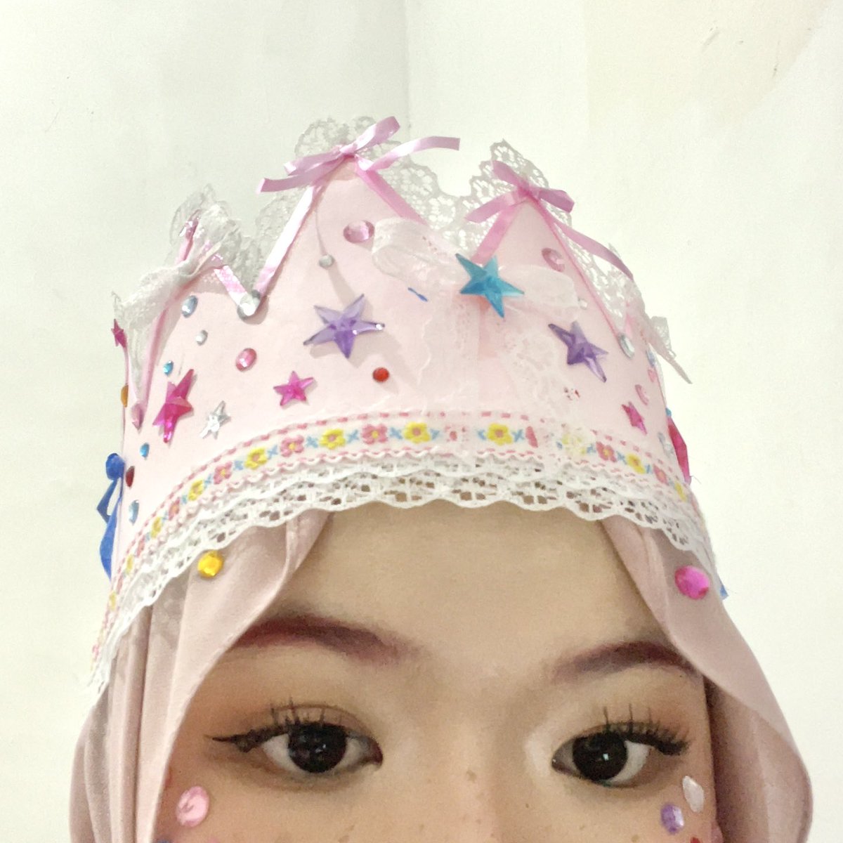 jamestaacy's tweet photo. 🧁💌✈️🍓🪅💞🛼🌈 https://t.co/Z8TEssDBz2