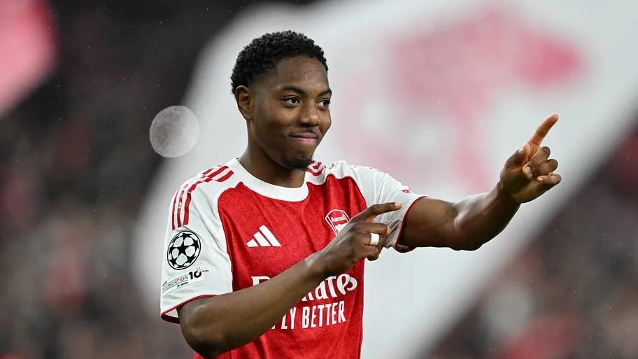 DTalkingArsenal's tweet photo. 💣🚨@AFCAMDEN: Myles Lewis-Skelly will STAY at Arsenal. ✅❤️🤍

The 19-year-old is NOT going anywhere. 🏴󠁧󠁢󠁥󠁮󠁧󠁿❌ #AFC https://t.co/RcRG7ZTPgH