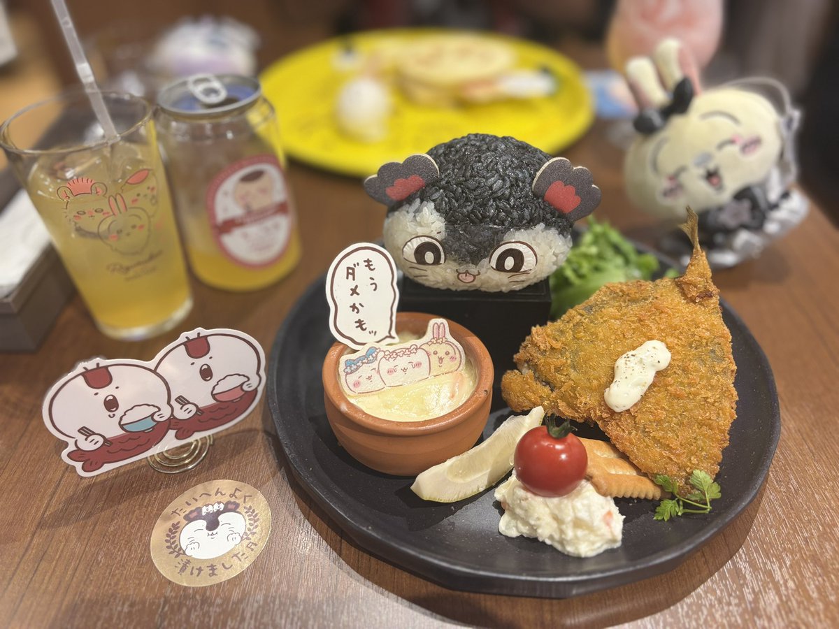 dekob0ko's tweet photo. ひっっっっさしぶりのコラボカフェ！
プレート普通にめっちゃ美味しかった！
欲しかったコースターもゲット！
レジ隣に置いてあった単三🔋センス良かった
ジェーンちゃんありがとう🥳🫶 https://t.co/iEVHS5l0st