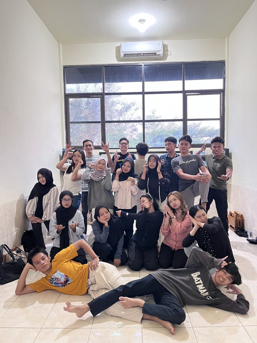 bananadetta's tweet photo. Day 37 at @MrBobSuperSeru , a lil sneak and peak of our get along yesterday https://t.co/P6kWxZISn4