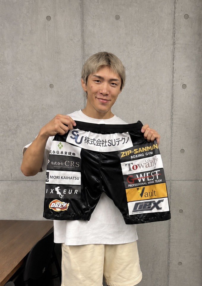 Vault_Nagoya's tweet photo. この度、RIZINファイター 伊藤裕樹選手のスポンサーを務めさせていただくことになりました🔥

実は伊藤選手はポケカも大好きということで、今回ご縁をいただきました！

そして今回の試合も見事勝利🥊
本当におめでとうございます🔥

これからも全力で応援していきます❗️

#RIZIN
#伊藤裕樹
#Vault
#Vault名古屋
#ポケモンカードゲーム
#Pokemon