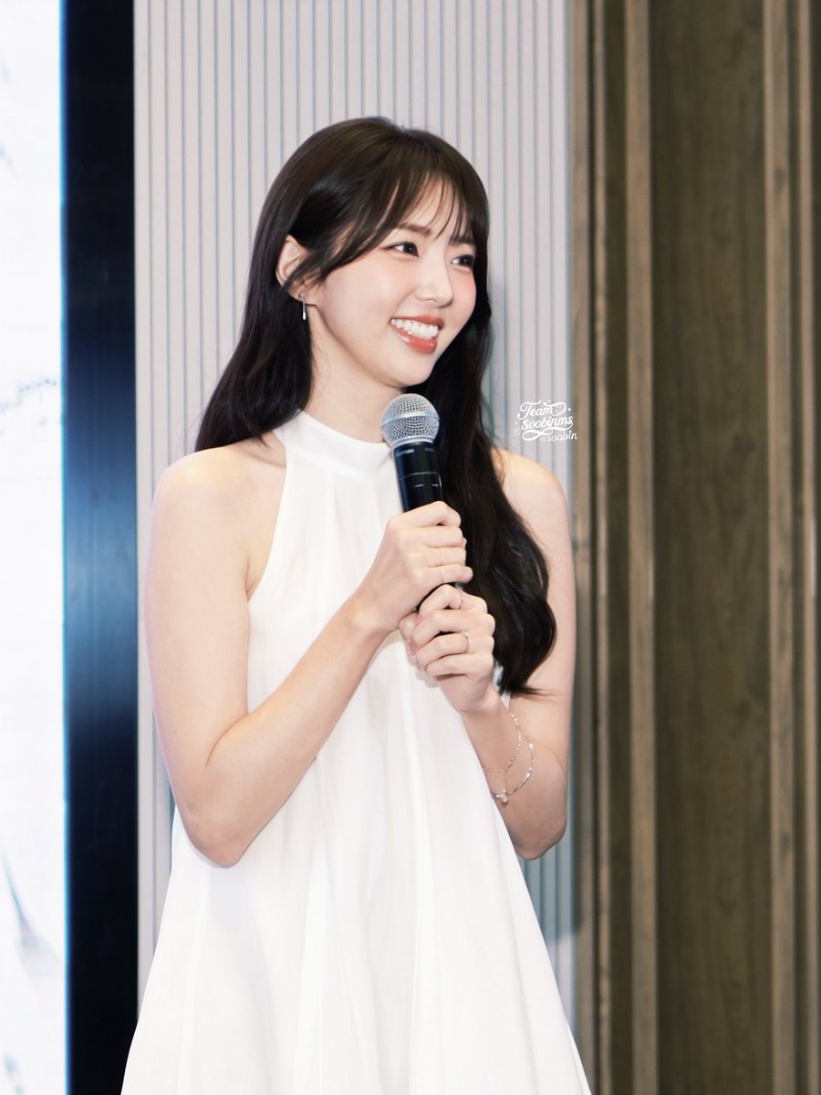 teamsoobinms's tweet photo. 2026 CHAE SOO BIN FANMEETING in Guangzhou ✨ | Whisper of Memories 🌿

#채수빈 #ChaeSooBin #蔡秀彬
#2026_FANMEETING_in_GUANGZHOU
#Whisper_of_Memories 

*Please DO NOT erase / crop or remove logo. Thank you. https://t.co/wqOTjGiEbp