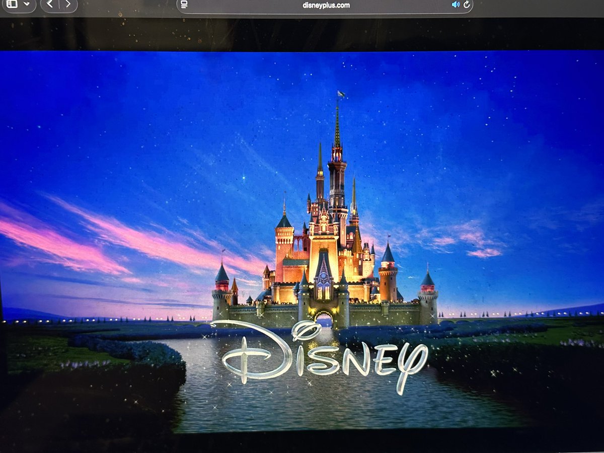alec_behan's tweet photo. Rewatching Aladdin (1992) on Disney+ https://t.co/xeH5hYMPN3
