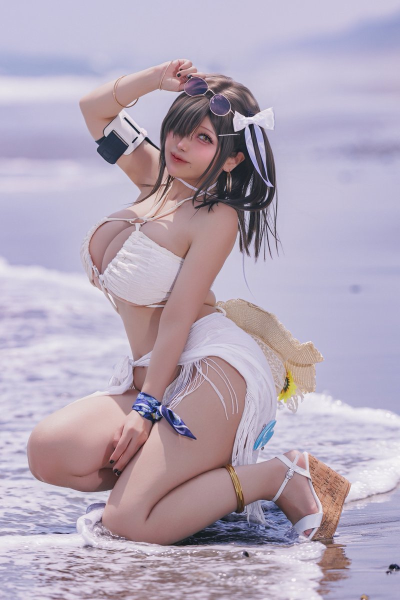 sayaaaa_owo's tweet photo. [cosplay]
.

勝利の女神:NIKKE  / ナガ
　リング・アンサンブル🏖️👙

「....先生？」

#NIKKEcosplay #NIKKE https://t.co/UPt26qbKCL