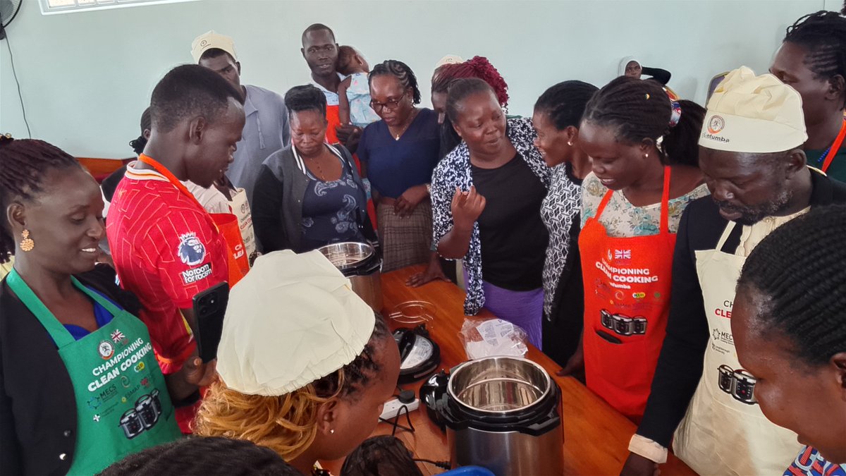 AbalaDavid2's tweet photo. DAY 9 | E-COOKING CHALLENGE 
Live from Gulu City, Northern Uganda, where Clean Cooking Champions are undergoing Training of Trainers (TOT) facilitated by NREP. Building local capacity to accelerate the adoption of clean, affordable and sustainable cooking solution
#30DayECooking https://t.co/zVD9FMvazd