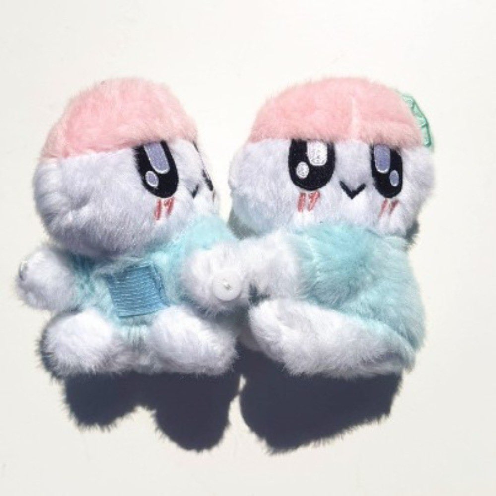 kkucouppang's tweet photo. WTS LFB SEVENTEEN BONGBONGEE PLUSH 

avail na rin si bongbongee holder sa 🍊app guuuys!!!

🔗: https://t.co/iPLV0A0pGM https://t.co/jB2cBi2FJK