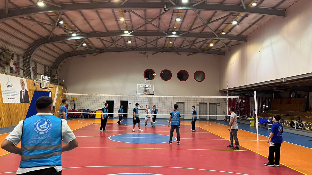 Ulku_Ocaklari's tweet photo. 📍 Kocaeli 

Ülkü Ocakları Kocaeli/Darıca İlçe Başkanlığı tarafından, İsmail Gaspıralı Ortaöğretim Yaz Gelişim Programı kapsamında voleybol müsabakası gerçekleştirildi. https://t.co/yZgTUb58jz