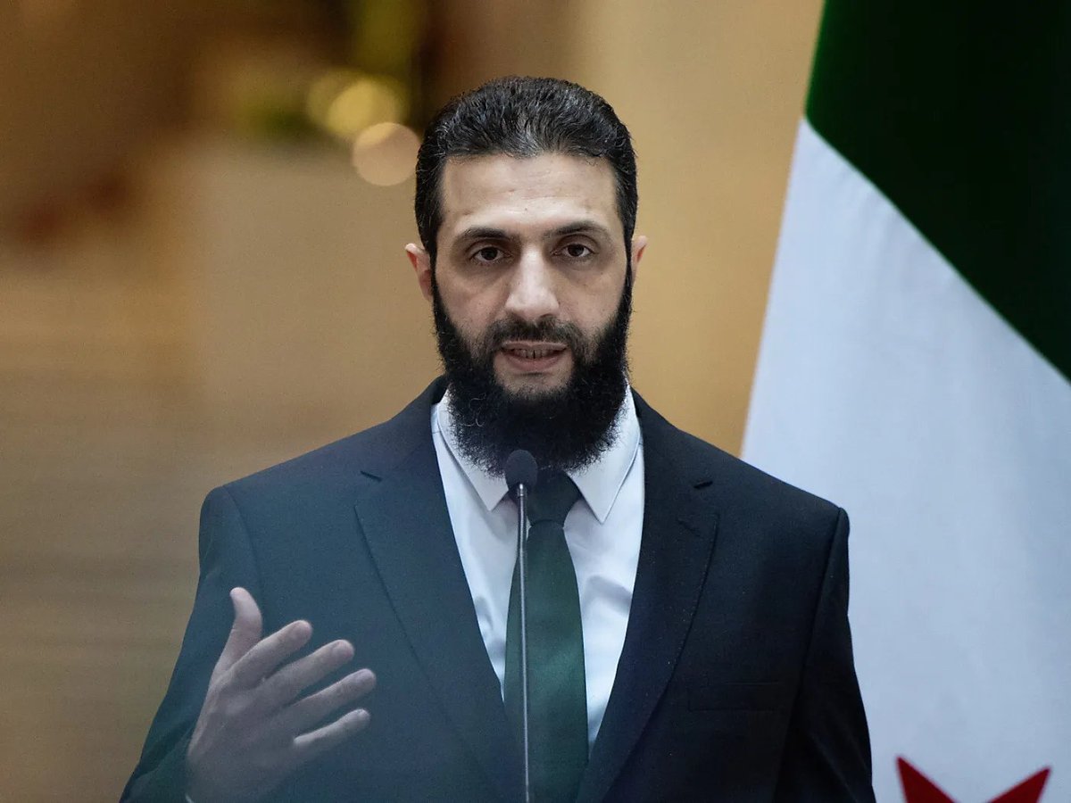 IPAZIA2025's tweet photo. #RelataRefero

#Assad condannato a morte in contumacia dalla #Siria di #AlSharaa alias #AlJolani, autore del golpe a #Damasco, capo dei tagliagole e persino cannibali rituali di Hayat Tahrir al-Sham, alias #HTS, alias #AlNusra alias #AlQaeda, e di veterani del califfato #ISIS. https://t.co/X7YN9MNRGv