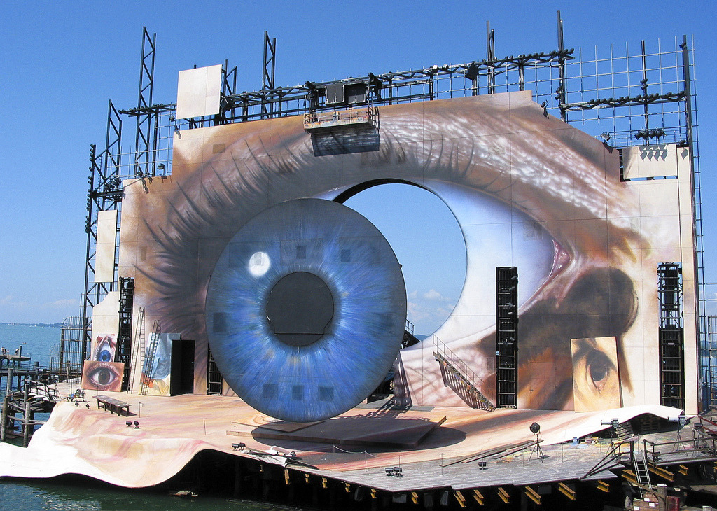 blankspac_e's tweet photo. via Bregenzer Festspiele Music Festival https://t.co/kRSkJ1MFOR