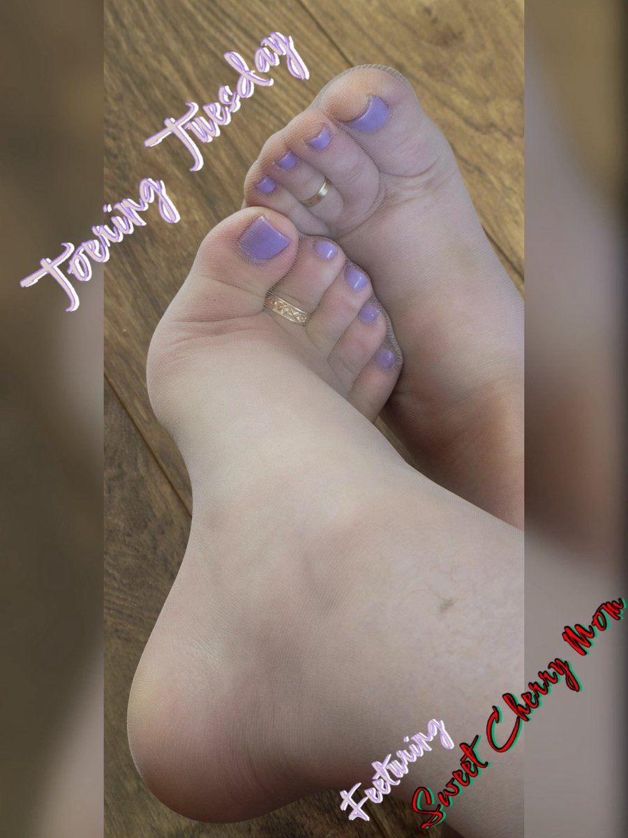 toptoesinhose's tweet photo. Toering Tuesday
feeturing @CherryMom1984 

Flaunt your foot jewelry. Tease with your toe rings. Models, creators, photographers, today’s the day to show off the bling!

Foot fans and followers, help keep it going with ❤️s, 💬s, 🔁s, 💾s, and follows! https://t.co/iWMZaca4Yy