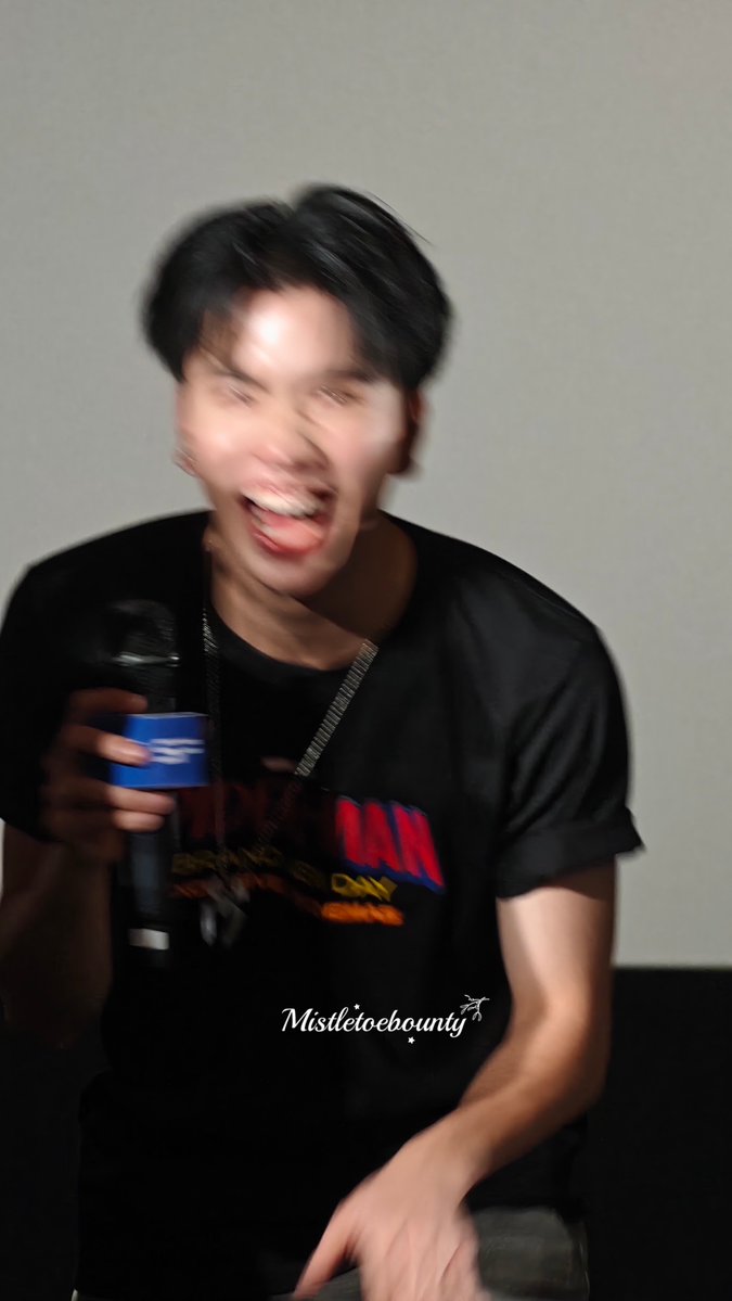 Mistletoe15099's tweet photo. Please believe that I love you🐷
sorry keen😂

#SFxSeaKeenNongnooong
#seakeen #ซีคีน https://t.co/W5VHmF2Nk4