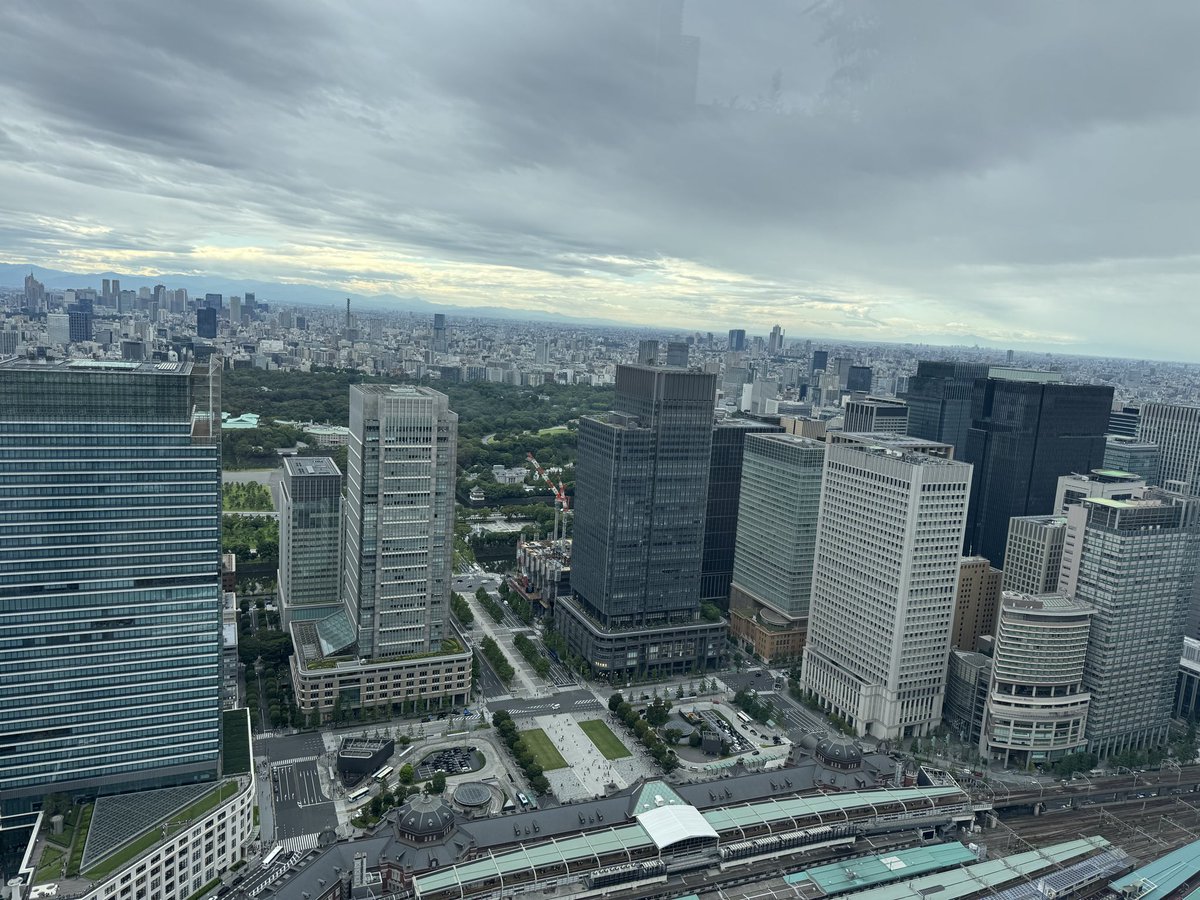 VR_nao's tweet photo. 日帰り弾丸東京旅
台風🌀来る前に帰ります🚄 https://t.co/8XZ1Id74Fd
