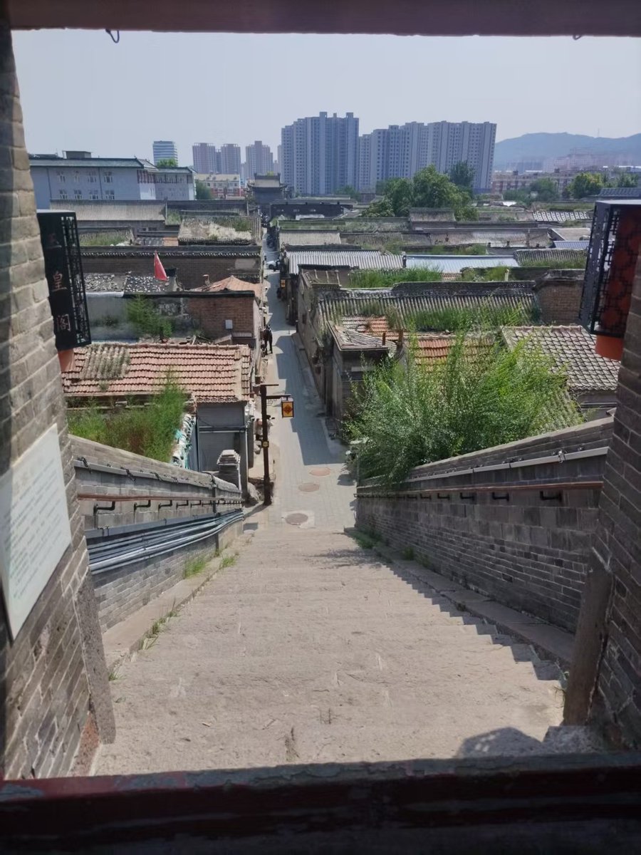 polarbeea's tweet photo. 看似平平无奇的地方都有文化古迹 https://t.co/cmfQFxrnOX