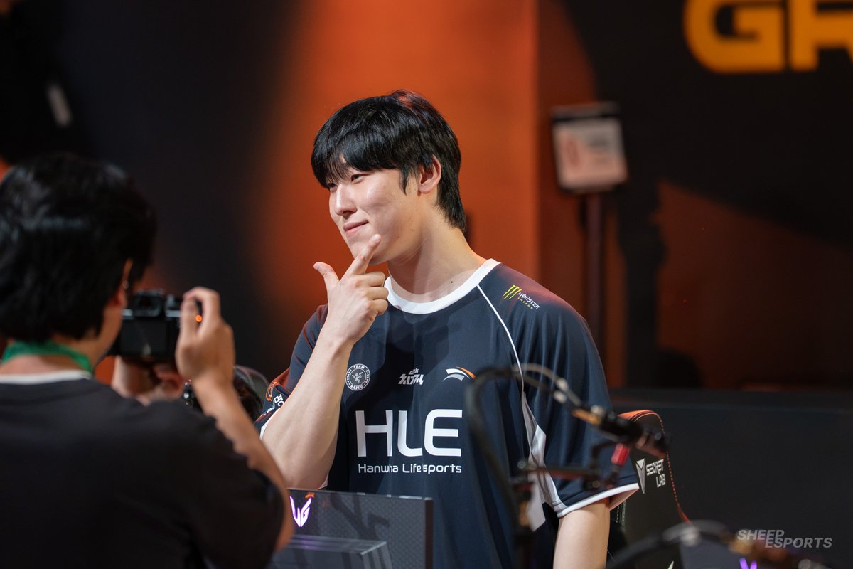 hannnn93's tweet photo. LCK R3-4 Week 2 photo🧡

#HLE #HLEWIN #Gumayusi #구마유시
#Zeka #제카 

🔗 https://t.co/PH3fNbg7bz https://t.co/y3sbIqWogf