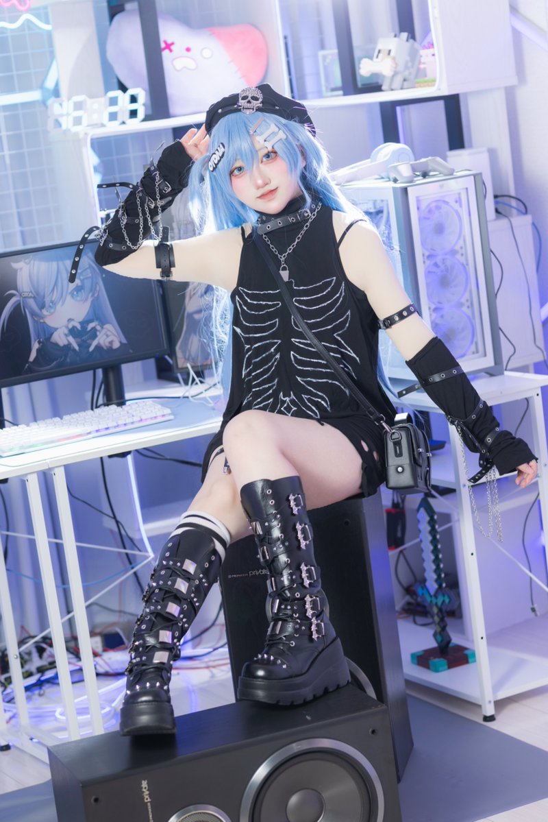 hamu86_cos's tweet photo. Cosplay
ぶいすぽっ！ 夜乃くろむ💀⛓️ https://t.co/8kXgzLscrW