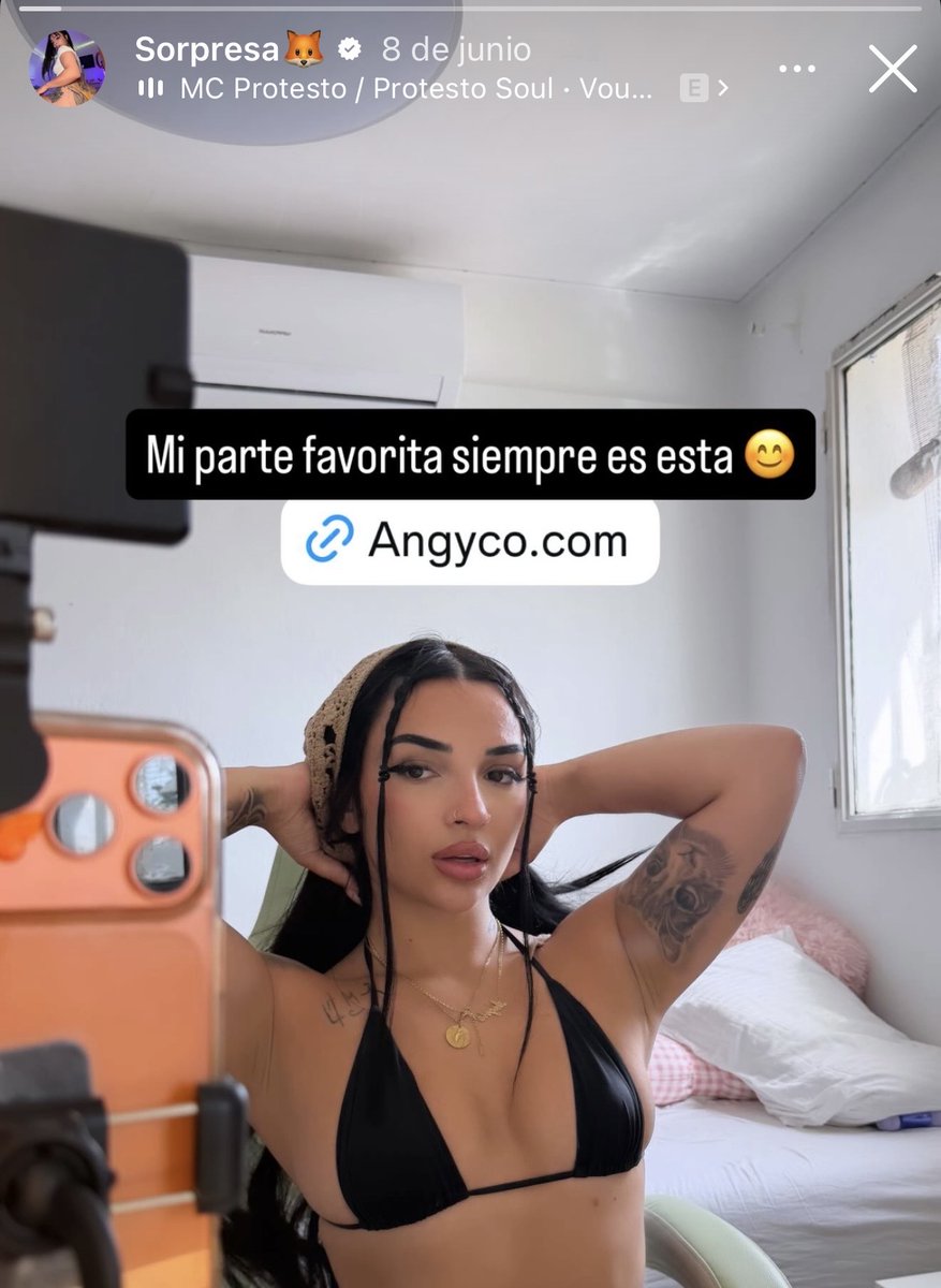 adrifdzzzzzz's tweet photo. *La Rivers te dice que hay que empezar a mirar mal a los puteros y señalarlos*

El novio de la Rivers siguiendo a onlyfaneras: https://t.co/CPMtF4Wj1v