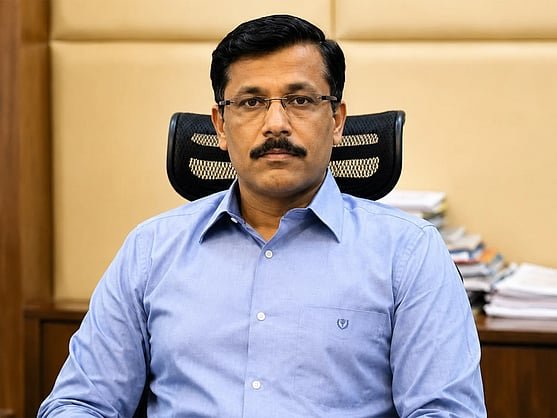 raviparmarIN's tweet photo. सुनने में आया है कि इस दलित अधिकारी तुकाराम मुंडे ने मिलावटखोरों की पुंगी बजा दी है, परजीवी समाज में गहरा रोष व्याप्त है 🔥🔥

में लिख कर देता हूं मनुवादी अधिकारी इसकी ईमानदारी से घबराकर कोई गलत कदम उठाएंगे, या तो इस अधिकारी का ट्रांसफर करेंगे, या बदनाम करेंगे,

Wait and watch 🔥 https://t.co/vbREGxmPZO