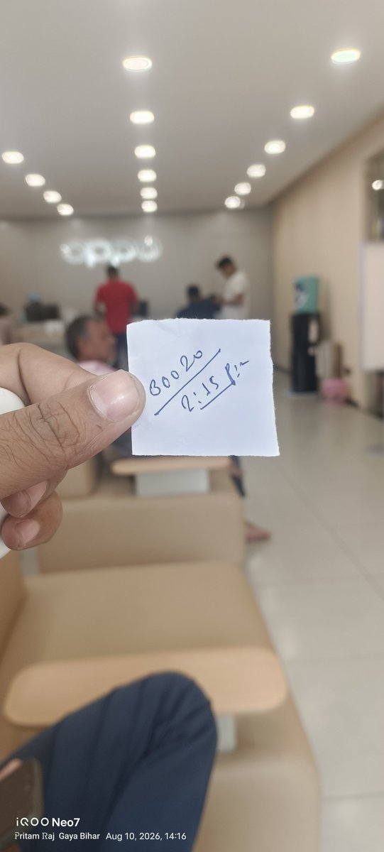 PRITAM__RAJ's tweet photo. Hello @OPPOIndia @oppo 
मैं ये जानना चाहता हु कि आपके सर्विस सेंटर में कोई काम करवाने में कितना समय लगता है और आप अपने सर्विस सेंटर में प्रोडक्ट की नहीं रखते हो एक तो इतना देर से बैठे रहो और जब मेरा नंबर आये तो आपका स्टाफ किसी और का काम करने लगे किसी और से कॉल पर बात करने लगे https://t.co/BiZ29ywjRm