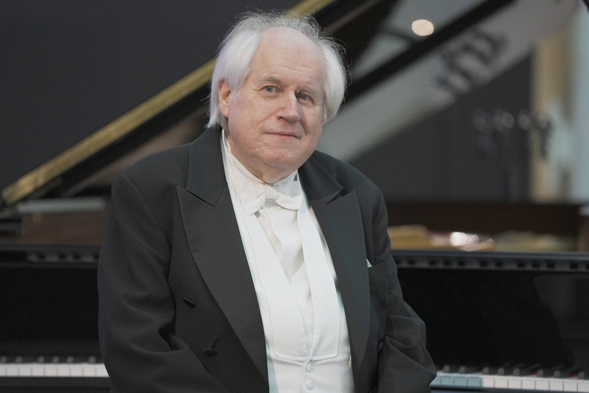 MatteoContiCM's tweet photo. Para los que quieran saber un poco más del concierto de esta tarde-noche del @FestSantander con Grigory Sokolov interpretando #Beethoven y #Schubert en el @PFCantabria 

Nueva entrada en mi blog https://t.co/QDsSw1LWu7

#music #Santander #cantabria 

Buen concierto https://t.co/3onObXkXFl
