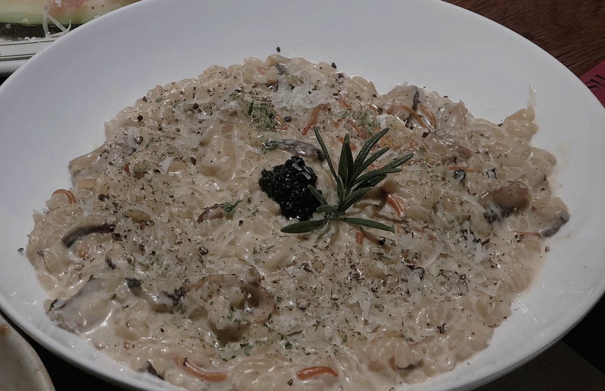 fedup20092009's tweet photo. Just discovered the coziest hidden bistro in downtown—their truffle mushroom risotto is creamy, earthy, and pure comfort food heaven! 10/10 would come back for seconds tonight ， https://t.co/j236m7UEto