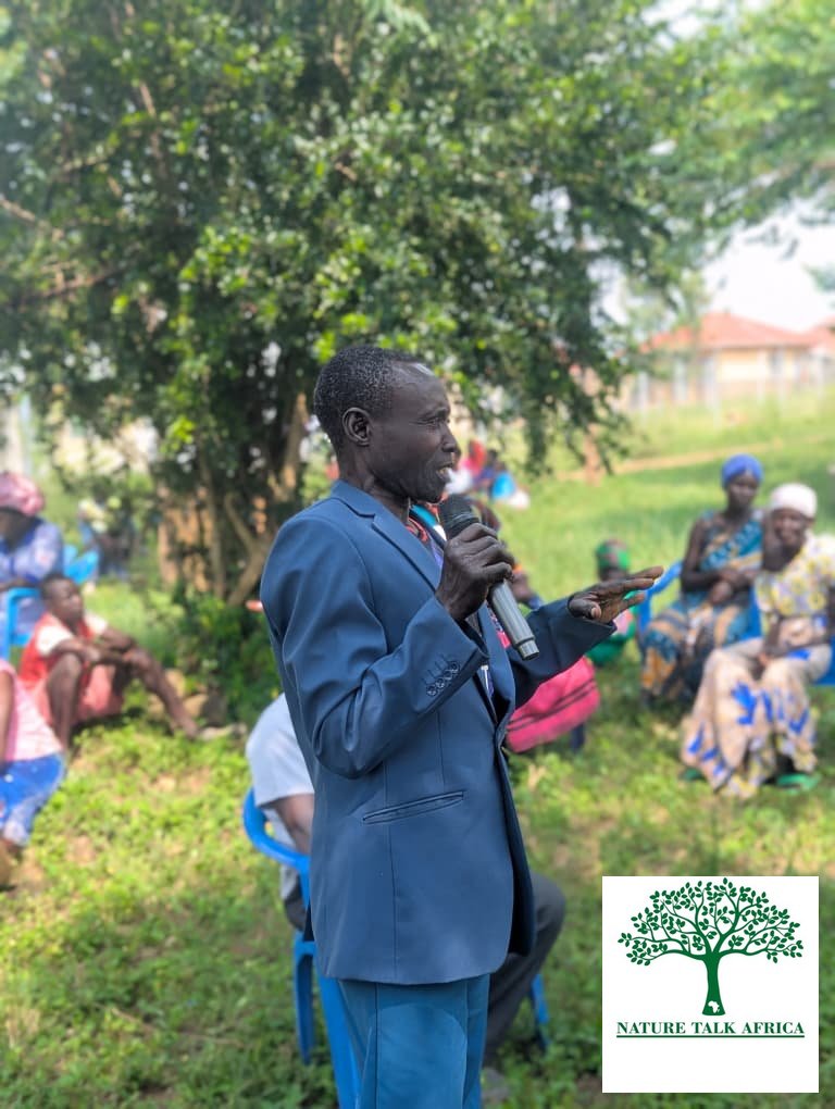 NatureTalk_A's tweet photo. At the #CommunalFoodEvent, Fidel shared a piece of practical wisdom "Harvested crops were stored in cribs &amp; granaries. There was always air circulation in these #storagefacilities that allowed them to stay for long."
Simple &amp; effective means passed  down for generations. #UMIFund https://t.co/4MIouxuIAV