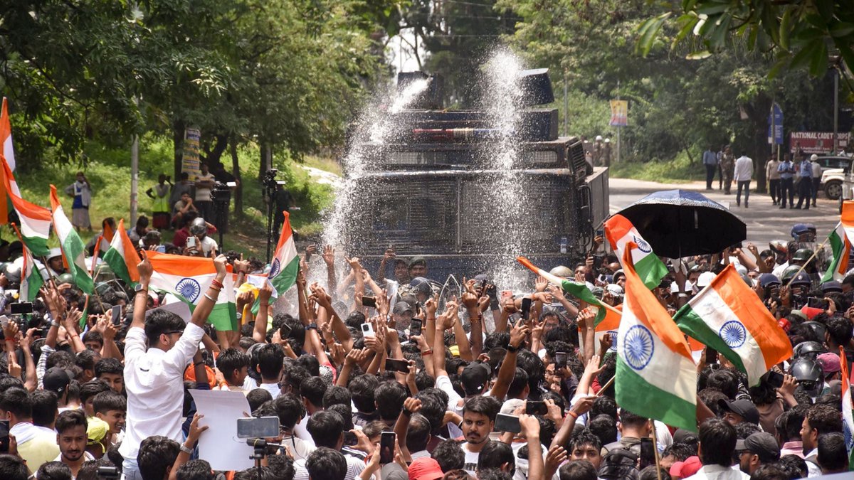 rahulkadem's tweet photo. 🚨 BIG JPSC UPDATE!

Jharkhand govt has cancelled 3 JPSC exams 
(incl. 14th Prelims) after major protests over irregularities.

But the fight isn't over! Aspirants now demand a CBI probe to ensure total transparency. For thousands of students, this is about their future! ✊#JPSC https://t.co/XbYA2hObnY