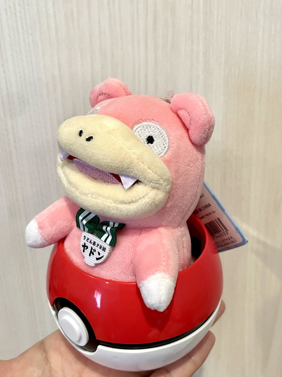 uwanosora007's tweet photo. 今日はサーティワンでポケモンの容器のやつGETしてきた！✌️

昨日お迎えしたヤドン知事がベストサイズ過ぎて感動✨ https://t.co/RfQF1ujdIW