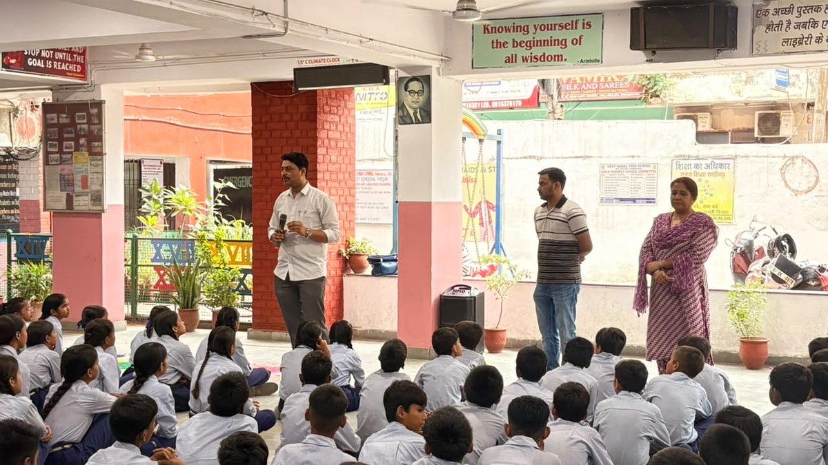 GHSHallomajara's tweet photo. 🇮🇳 *Poem Recitation Competition @ GMHS Hallo Majra, Chandigarh 🇮🇳
*Celebrating 80th Independence Day*
Students recited patriotic poems with pride &amp; passion.
Morning assembly also featured a *lecture on #HarGharTiranga* to honor the Tricolor &amp; spirit of unity.
@SchoolEduChd https://t.co/jd64cs2tbE