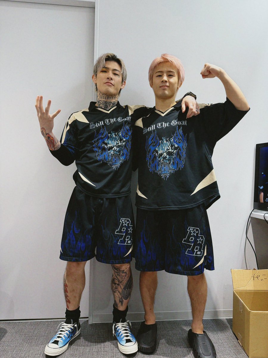 renhiramotoX's tweet photo. 最高のバトンを最高の弟から受け取ったぜ!
次は俺！
絶対に勝つよ‼︎
ちなみにＢＲ真ユニフォームはこちらから買えます
https://t.co/uhQ2aoIuE0 https://t.co/SbE69MqkoI
