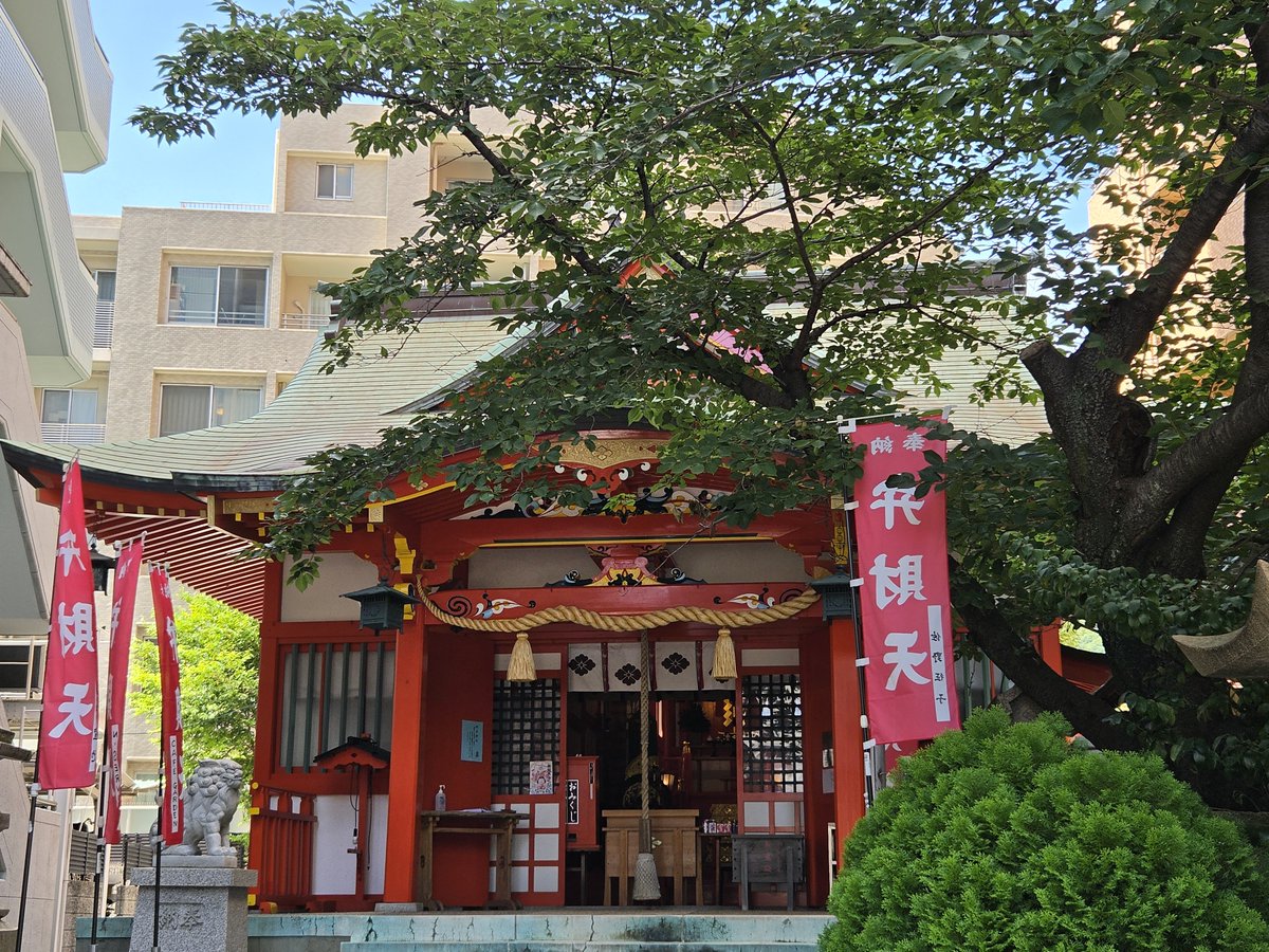 chie_uranai6's tweet photo. 今日は神戸。
メリケンパークと四宮神社へ。
台風の影響で少し風が出てきた感じがします。 https://t.co/Pl8vAjGJBy