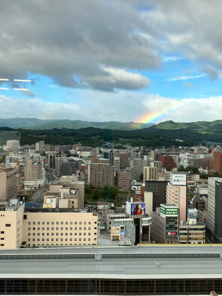 ri_____22222's tweet photo. あ・虹だ🌈！
#マリオス展望台 https://t.co/y503UFxED7