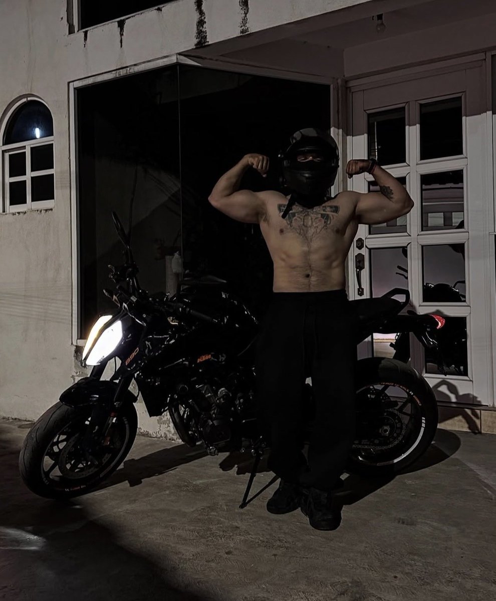 BikerFit25's tweet photo. Y si te subes? 😏🔥

Sígueme en mi IG: 
https://t.co/NURJJ3jDku https://t.co/GHpxBI3CMZ