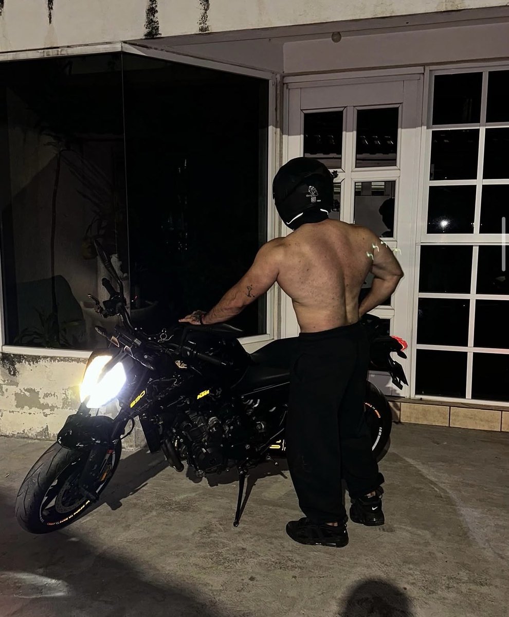 BikerFit25's tweet photo. Y si te subes? 😏🔥

Sígueme en mi IG: 
https://t.co/NURJJ3jDku https://t.co/GHpxBI3CMZ