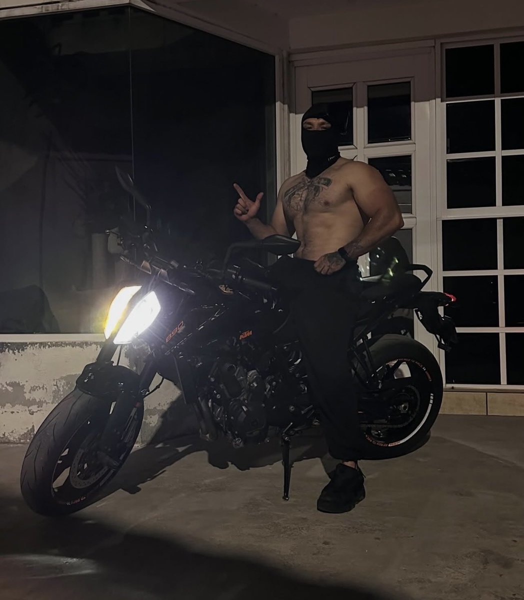 BikerFit25's tweet photo. Y si te subes? 😏🔥

Sígueme en mi IG: 
https://t.co/NURJJ3jDku https://t.co/GHpxBI3CMZ