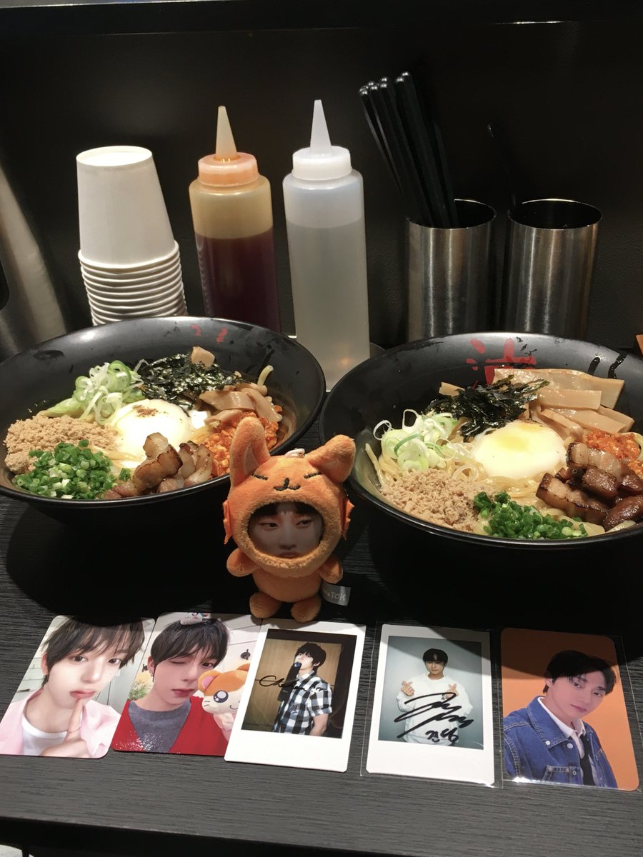 JY2ROi's tweet photo. 📍천장지구
📍아부라소바

넘 완벽한 루트여따 💕💕 

#맛있으면진0칼로리
#즈언이랑_아웅냠 https://t.co/K0TSOYTZW1