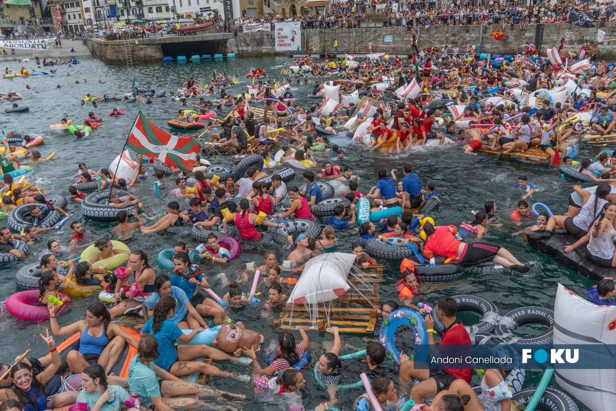 Foku_eus's tweet photo. 🔵 Abordatzea ez da ekitaldi bat bakarrik. Aste Nagusi Pirataren ⚓ ikurretako bat da: parte-hartzea, irudimena, herri giroa eta Donostia beste modu batean bizitzeko gogoa.

Gu 📸 han izan ginen, une horiek jasotzen

#Foku #DonostiakoPiratak #Abordatzea #AsteNagusia #Donostia https://t.co/I71qUf7o1X