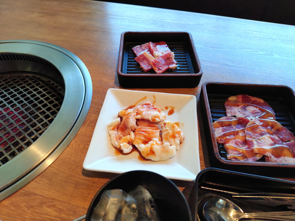 ZINDqx's tweet photo. 母の見舞い帰りにやるます🤤🤤

担当の看護師さんと話ししてたら、
「恥ずかしいからナンパしてんじゃないよ！」と、
「お前の状況とお世話かけますがお願いしますといっとったんじゃ！」

というやり取りがあり、めっちゃ恥ずかしかったです😅😅😅

食い放題なので、ガッツリいきます！🤤🤤 https://t.co/9jeY4OT2fc