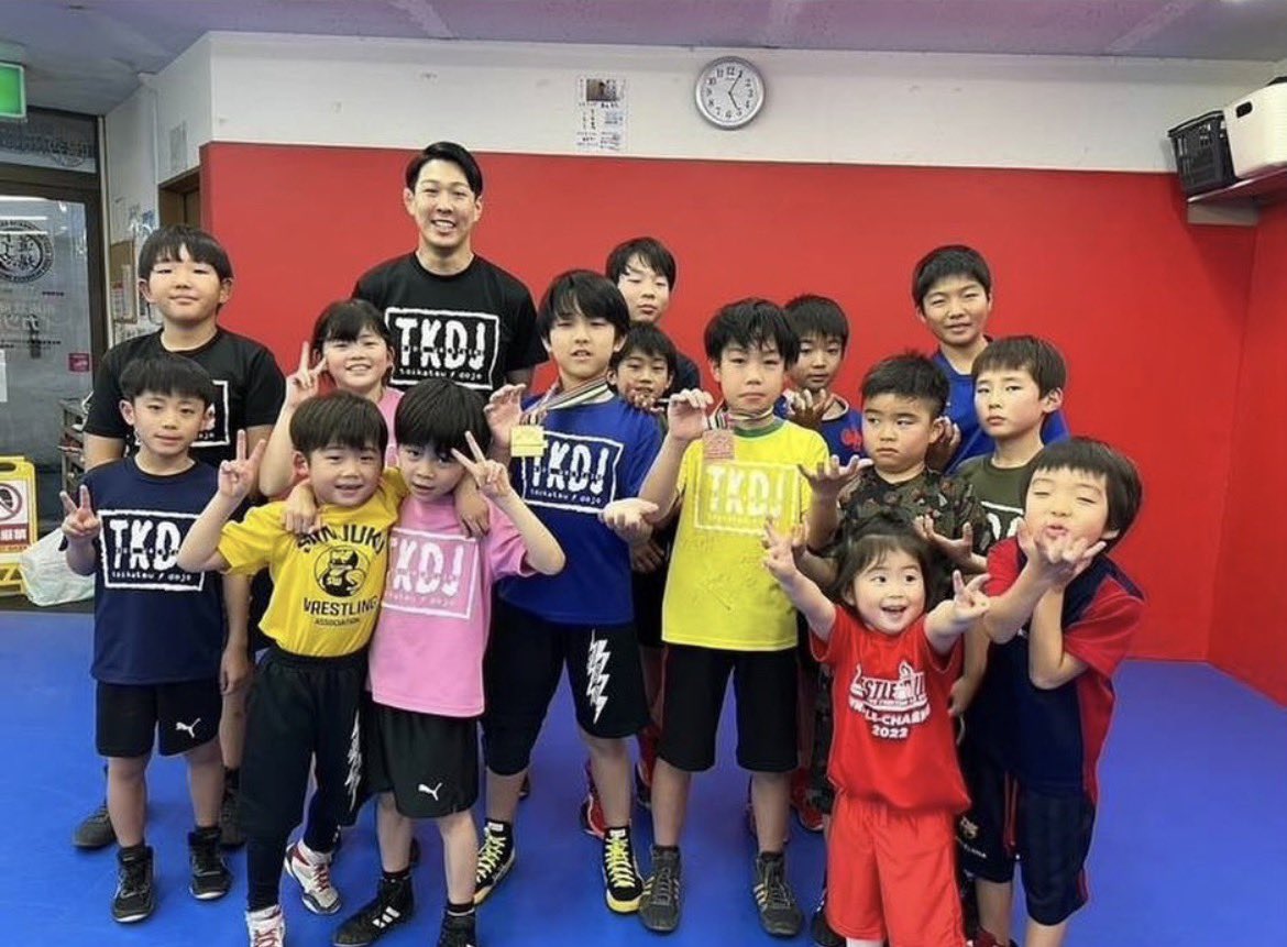 ff_ikebukuro's tweet photo. インストラクターの嵐士です！
今年の夏休みは格闘技！
ぜひキッズクラスへ🙏

#小学生限定 https://t.co/zoBFTKgTwf