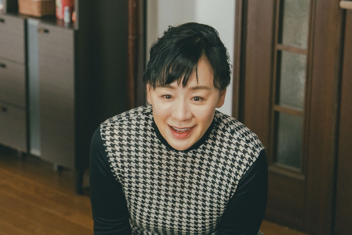 heikou_suichoku's tweet photo. ⊹ 映画『平行と垂直』𝗖𝗛𝗔𝗥𝗔𝗖𝗧𝗘𝗥 ⊹ 

▌▌￣￣￣￣
　こんなことは私の心の中にとどめておいて、
　口に出すべきじゃなかったかもしれない。
　　　　　　　　　　　　　　　　＿＿＿＿ ▌▌

雅也の母・田澤芳子（神野三鈴）
大貴のことを理解したい想いから
顔合わせを提案する

8/28㊎公開
#平行と垂直
#安田章大 #のん　#神野三鈴　#小林聖太郎 監督