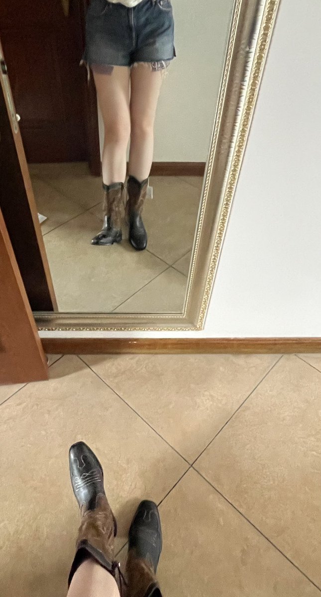 NatCook3's tweet photo. There is always a pair of boots. https://t.co/tmUsWZSxaa
