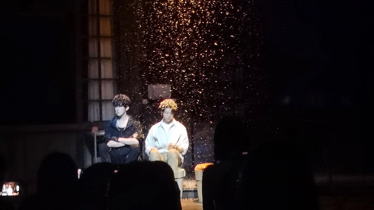 TourinLicang's tweet photo. Stage play Yucun Notes arrives in Qingdao. Restore classic scenes and immerse in the warm story world.
#YucunNotes #StagePlay #QingdaoTheater https://t.co/ciWvyNBnlF