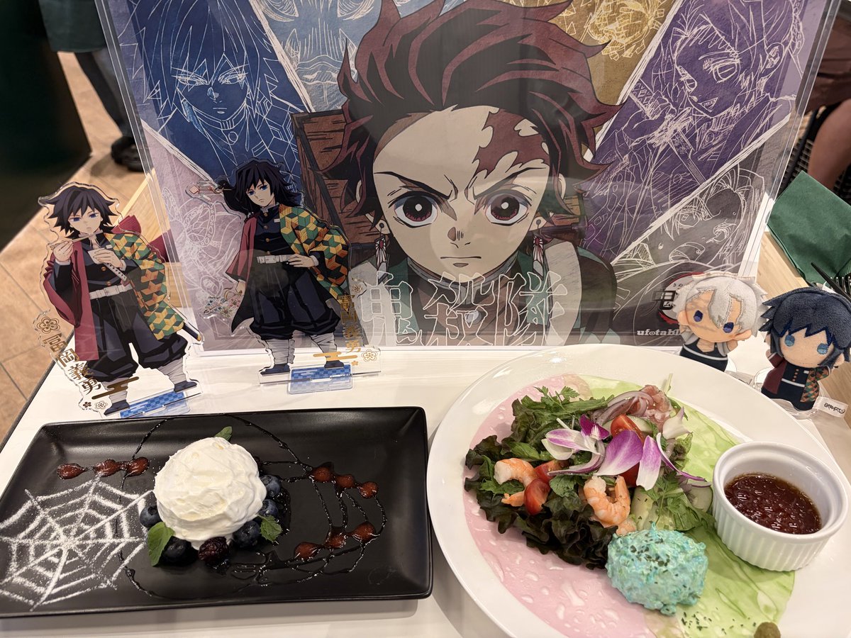 Jun_oshitete's tweet photo. 初池🦉🍽️行ってきた‼️
秘密の部屋、ふぁ〜〜🫨❤️ってなるほどすごかった🥹

でも全てに手間取ってたら、ラストオーダー１分過ぎてグッズ何も買えんかった😭💦💦
そんなことある⁉️全て自分の未熟さ故…
貴重な一回が…🫨
ここ最近で一番ショック…😨
泣きたい😭

カフェの勉強になりました🙇‍♀️
無念… https://t.co/sj4CpiyH9x